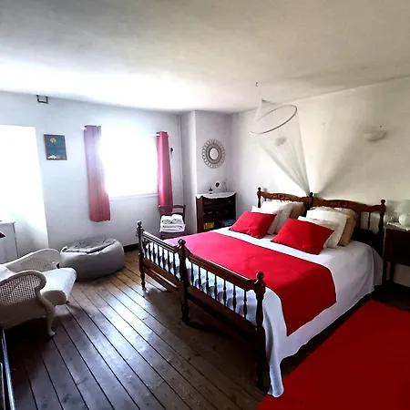 A La Campagne Bed & Breakfast *